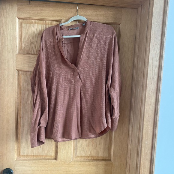 Vince Tops - Vince Long Sleeve Silk Blouse